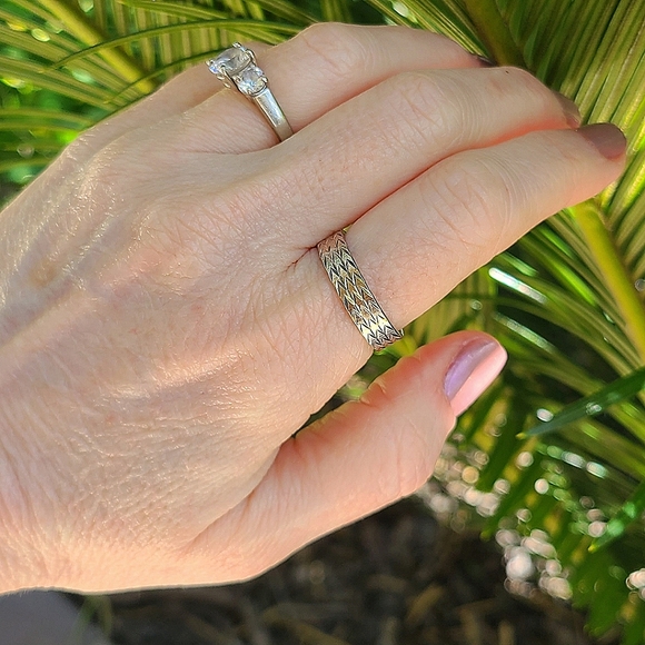 Milor Italy 925 Sterling Silver Two Tone Etched Zig Zag Wave Band Ring, Size 9 - Picture 4 of 5